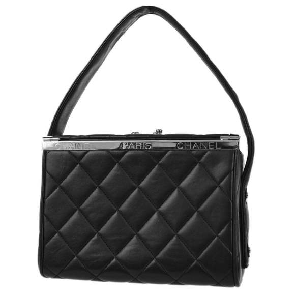 CHANEL Black Lambskin Handbag 120571 - Picture 2 of 10